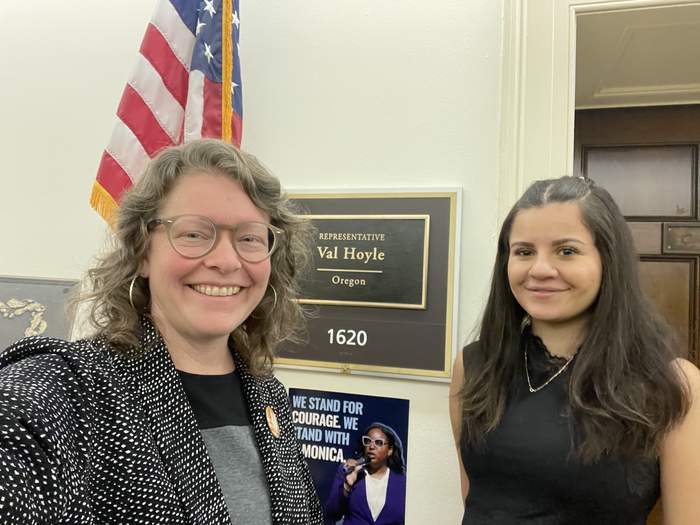 PauseAI Oregon volunteers at Representative Hoyle's office
